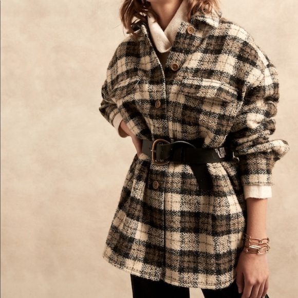 Banana Republic Petite Oversized Italian Boucle Shirt Jacket - Picture 5 of 12